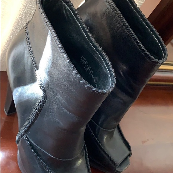 Sexy Nicole Miller Peep toe booties - Picture 7 of 8